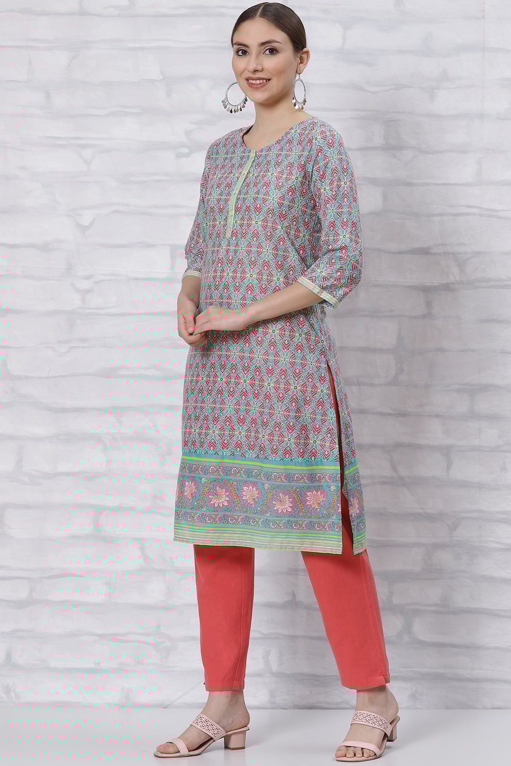 Red Straight Kurta image number 2